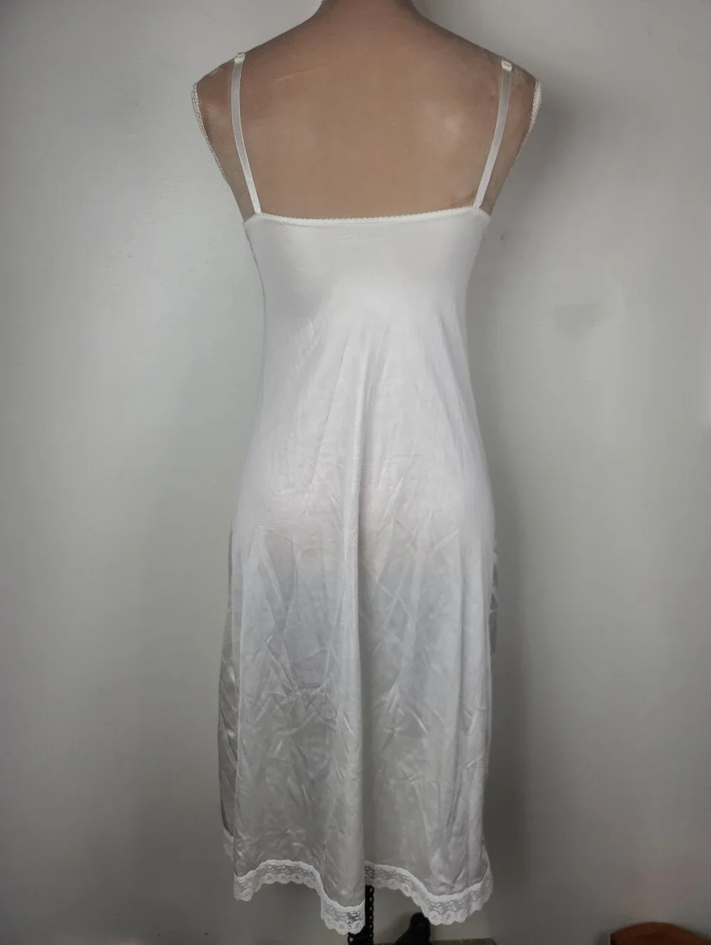 Vintage ILGWU Ivory White Nylon Lace Trim Midi Full Slip Retro Lingerie 32 - Picture 4 of 16
